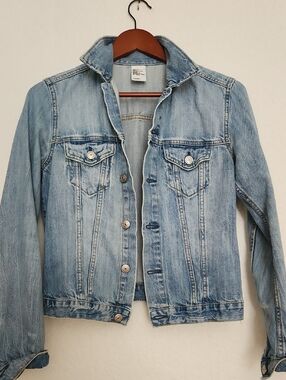H&M Light Blue Denim Jean Jacket - Women's Button-Front